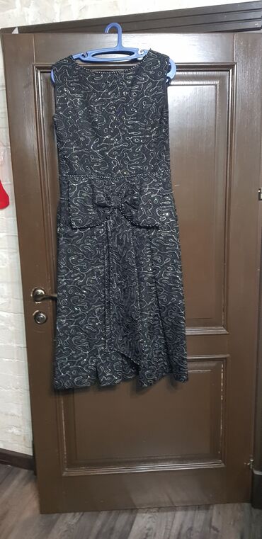 платье бу: Вечернее платье, Средняя модель, Без рукавов, L (EU 40)