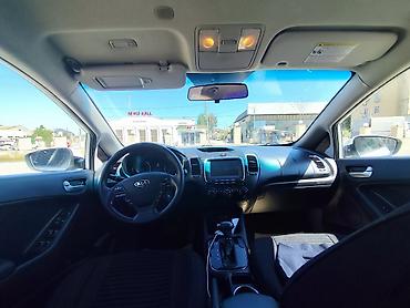 kia forte ex: Kia Forte – ağ rəngli sedan ili2018 Taxi buraxlışı var Xüsusiyyətlər — 6