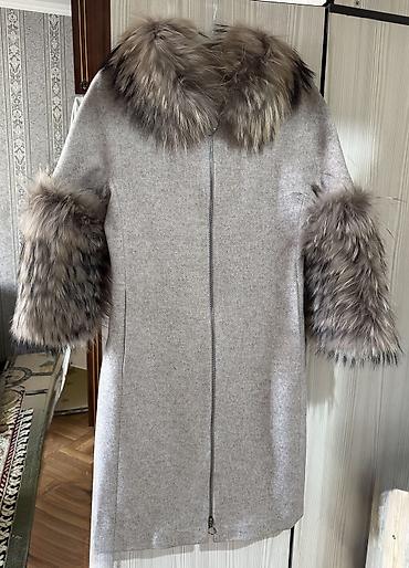 moda larissa palto: Пальто LORETA с меховой отделкой - Цвет: светло-серый меланж - Фасон — 5