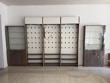 Stend vitrinləri: Cox tecili satılır. Hamısı birlikde 300 manat — 1