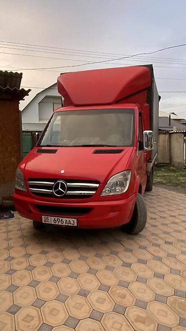 Продаётся грузовой фургон Mercedes-Benz Sprinter в ярком красном