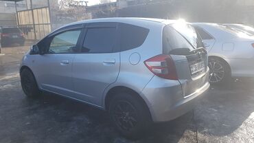 Honda: Honda Fit: 2008 г., 1.3 л, Вариатор, Бензин