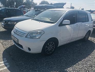 водный банан: Toyota Raum: 2004 г., Минивэн — 2