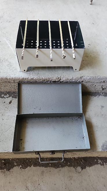manqal setka: Portativ metal manqal dəsti - Daşına bilən metal çamadan-korpusda — 2