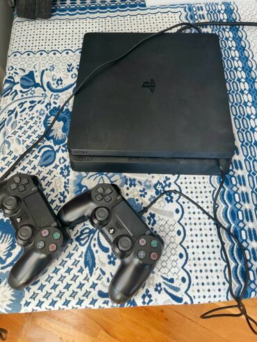 irşad electronics ps4: Ela veziyyetde ps4 slim orjinial +2 pult pulsuz (pultlardan birinin