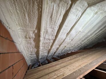 Другие изоляционные материалы: Утепление пенополиуретаном для кровли. Этот материал образует плотный — 2