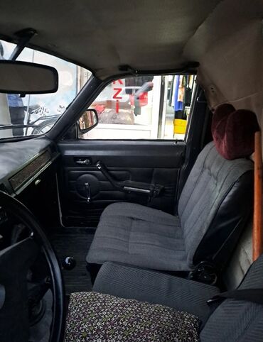 QAZ: QAZ 24 Volga: 5.5 l | 1986 il 22222 km Pikap — 12