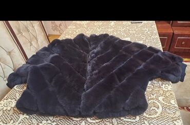 Cinslər: Natural xəz max mara brendi baha alinib (az geyilib)350 son qiymet