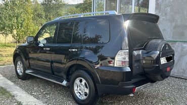 Mitsubishi: Mitsubishi Pajero (IV nəsil) SUV - Gövdə: 5 qapılı, qara rəng, tam — 4