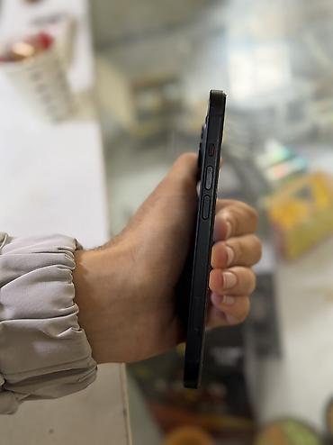 2 el iphone 15: IPhone 15, 128 GB, Black Titanium, Zəmanət, Barmaq izi, Simsiz şarj — 6