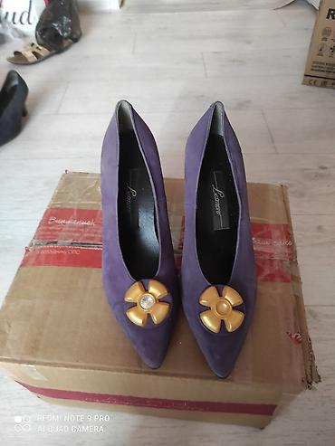 Туфли: Листайте, туфли все 35размера, на каблуках, на худую ногу. самовывоз — 3