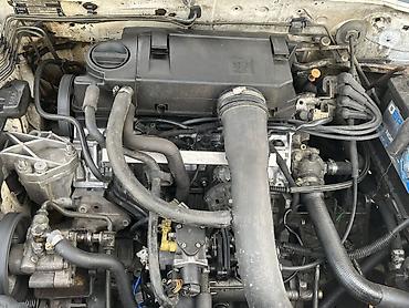 Digər avtomobillər: Satılır: Ağ rəngli sedan Texniki xüsusiyyətlər və detallı təsvir: - — 8