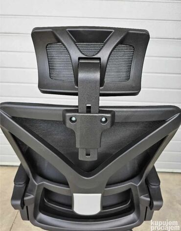 Stolice: Ergonomska kancelarijska stolica sa mrežastim naslonom i naslonom za — 7