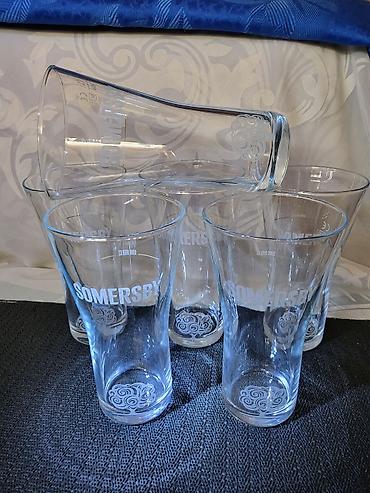 Čaše: Case nove Somersby Case sve na njima odsjaj od svetla. Komada 6 u — 5