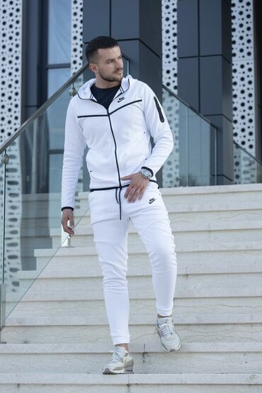 величина xxl: Nike Tech Fleece, komplet. Materijal  pamuk double face Veličine na