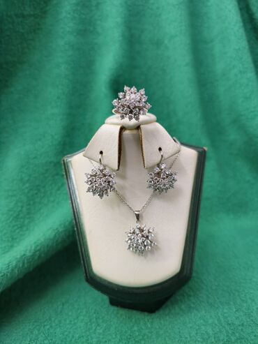 Zərgərlik dəstləri: Dəstə daxildir: Kulon, Boyunbağı, Muncuq, Gümüş, 925 Əyar — 7