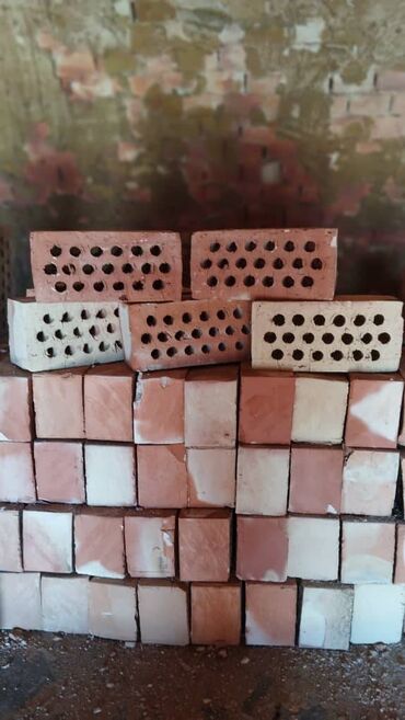 Строительный кирпич: Кирпичи Жжёный кирпич Пустотелый, дырчатый Глиняный, керамический — 15