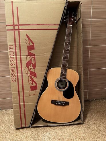 гитара 210: Продаю гитару, в пользований чуть больше месяца почти новая брали