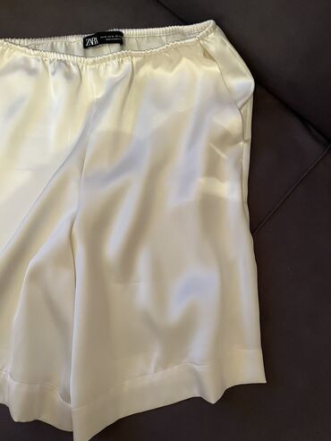 Sabo: Zara şort 
Oversize modeldir Xs s m l hamısına olur 
Az geyilib — 9