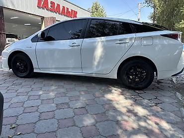 175 65 13: Toyota Prius: 2016 г., 1.8 л, Автомат, Гибрид, Лифтбек — 1