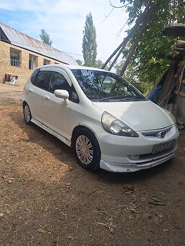 Продажа авто: Honda Fit: 2004 г., 1.5 л, Вариатор, Бензин, Хэтчбэк — 3