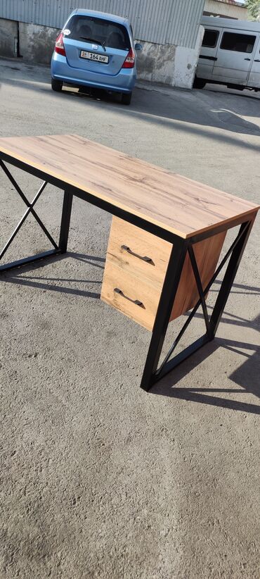 Офисные столы: Столы офисные с тумбочкой
Офисные столы с тумбочкой в наличии — 2