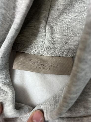 белый кит: Худи ESSENTIALS Fear of God

Сайз М — 3