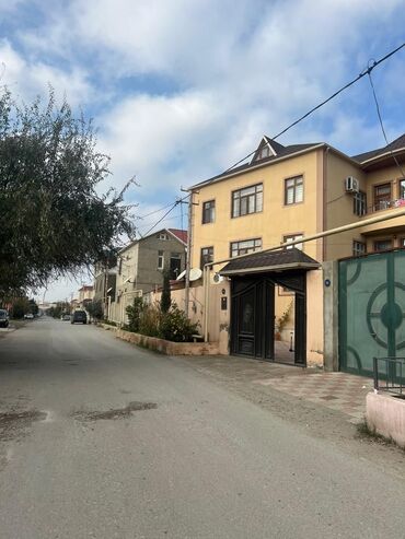 Həyət evləri və villaların satışı: 3 mərtəbəli həyət evi – geniş həyət və rahat planlama. Ev 3 — 2