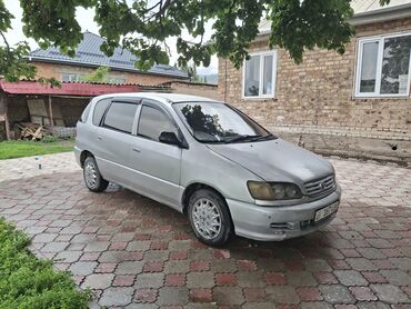 продаю в связи с переездом: Toyota Ipsum: 1997 г., 2 л, Автомат, Бензин, Минивэн