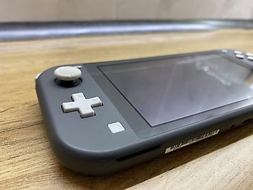 Nintendo Switch (Lite): Продаю Nintendo Switch Lite чипованая Карта памяти 256gb Состояние — 5