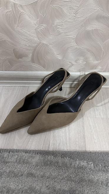 foot patch: Туфли-слінги H&M, размер 40. - Модель: закрытый острый нос — 1