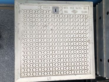 Beton kanalizasiya qapaqları: Dairəvi və kvadrat formalarda mövcud olan bu lük qapaqları müxtəlif — 8