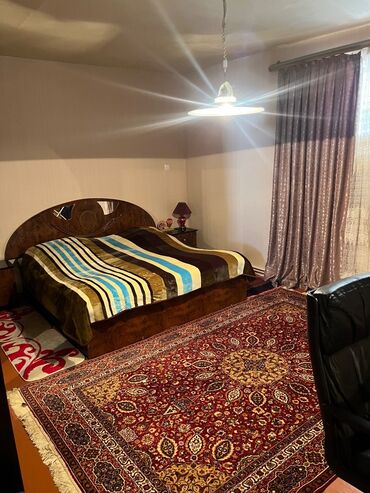 Həyət evləri və villaların satışı: 3 otaq həyət evi. Qaraj və həyəti var. Qaraja 2 maşın yerləşir — 14