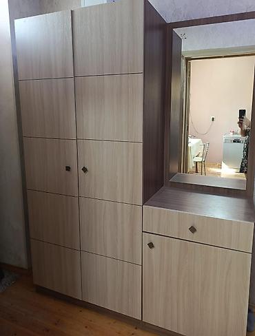 Dehliz dolabı yenidi tecili 200 manata satılır.450 manata yigilib