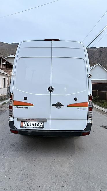385 55: Mercedes-Benz Sprinter, цельнометаллический высокий фургон в длинной — 6
