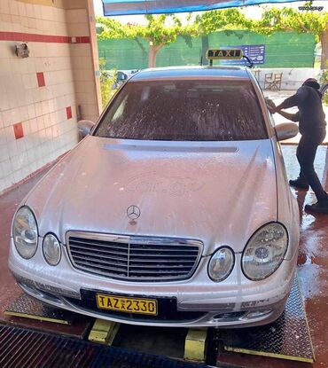 Sale cars: Mercedes-Benz E 220: 2.2 l | 2004 year Limousine