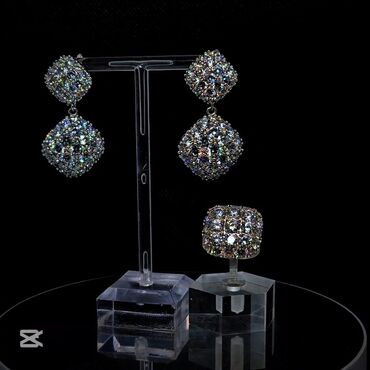 женские шапки со стразами: Zərgərlik dəsti – sırğalar və üzük - Dizayn: Yastı kvadrat formalı