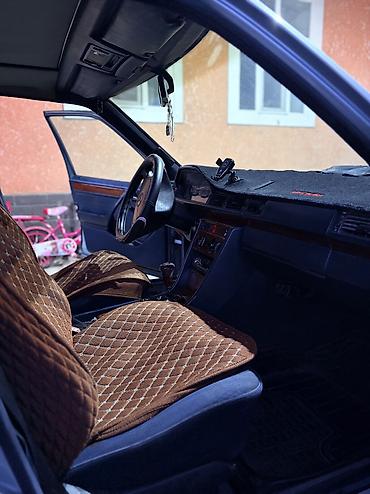 даево матиз 1: Mercedes-Benz W124: 1993 г., 2.2 л, Кол менен иштөөчү, Бензин, Универсал — 4