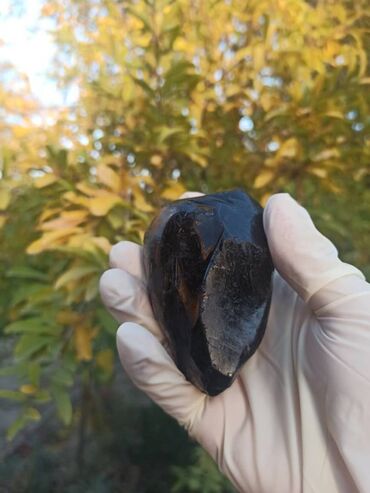 Digər kolleksiyalar: 💎 Təbii Obsidian daşı😍 Qiymət👉🏻 ölçüsünə görə dəyişir ( 5 azn-dən 100 — 2