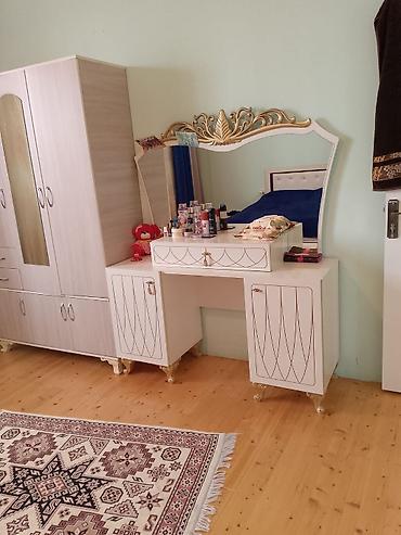 ad gunu stolu: Gözəl dizaynlı makiyaj termosu endirim olacaq problemi yoxdu unvan — 1