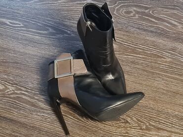 босаножки на каблуках in Кыргызстан | САПОГИ: Продаю обувь,практически новая ! После рождения ребенка тяжело на