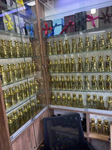 Konteynerlər: Neftcilerde etir magazası Hazır biznes satılır 1500m isdeyen elaqe