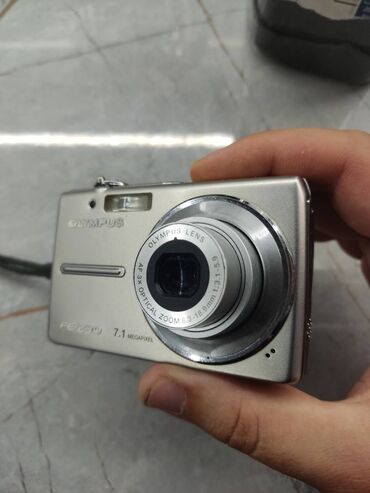 фотоаппарат зенит цена продать: 512mb yaddaş kartı+ ipliyi üstündədi. Ucuz fotoaparat axtaranlar üçün