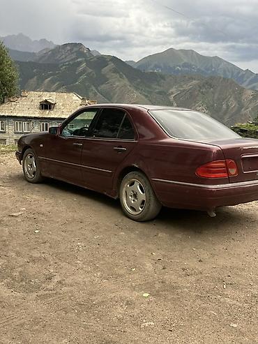 салон машины: Mercedes-Benz E-Class: 1996 г., Автомат, Бензин, Седан — 8