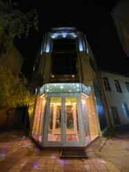 anbar icarəyə verilir: Xaçmazda hazır biznes satılır. Lunch pub üçün əla şəraitdə. Arendası