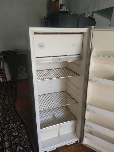 электрочайник бу: Холодильник Biryusa, Б/у, Однокамерный, De frost (капельный), 150 *