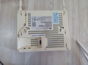 kompyuter hisseleri: Huawei tərəfindən istehsal olunan bu router simsiz şəbəkə bağlantısı