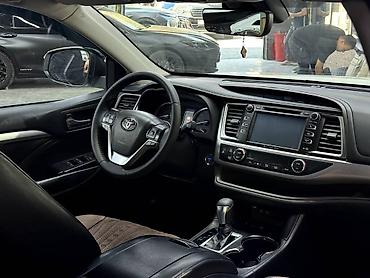 высокие машины: Toyota Highlander: 2018 г., 3.5 л, Гибрид, Кроссовер — 5