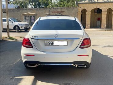 Mercedes-Benz: Mercedes-Benz E-Class: 2 l | 2016 il Sedan — 7