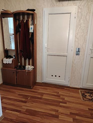Mənzillər: Bakixanovda merkezde Aygun malin yaninda 9/9 mertebesinde 2 otaqdan 3 — 2